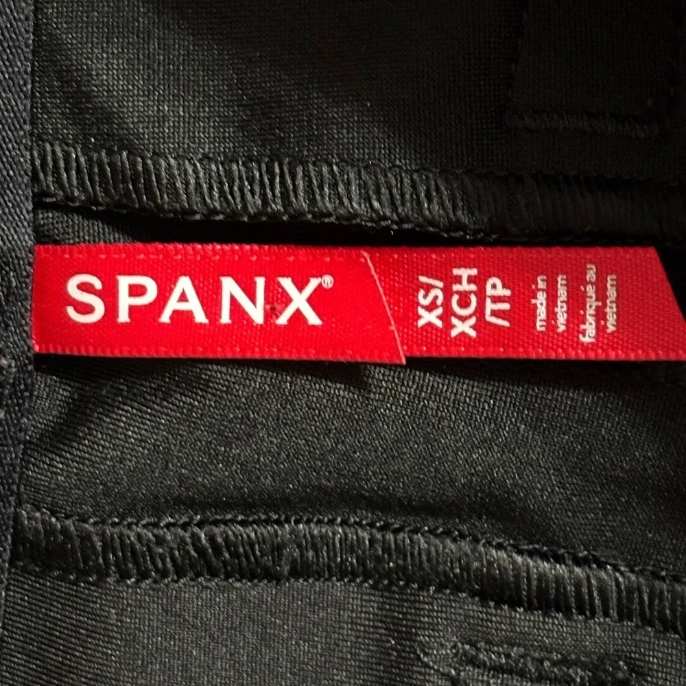 SPANX®
Faux Leather Flare Leg
Pull-On Pants XS - Picture 5 of 11